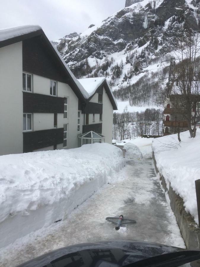 Holiday 87 Leukerbad Exteriér fotografie
